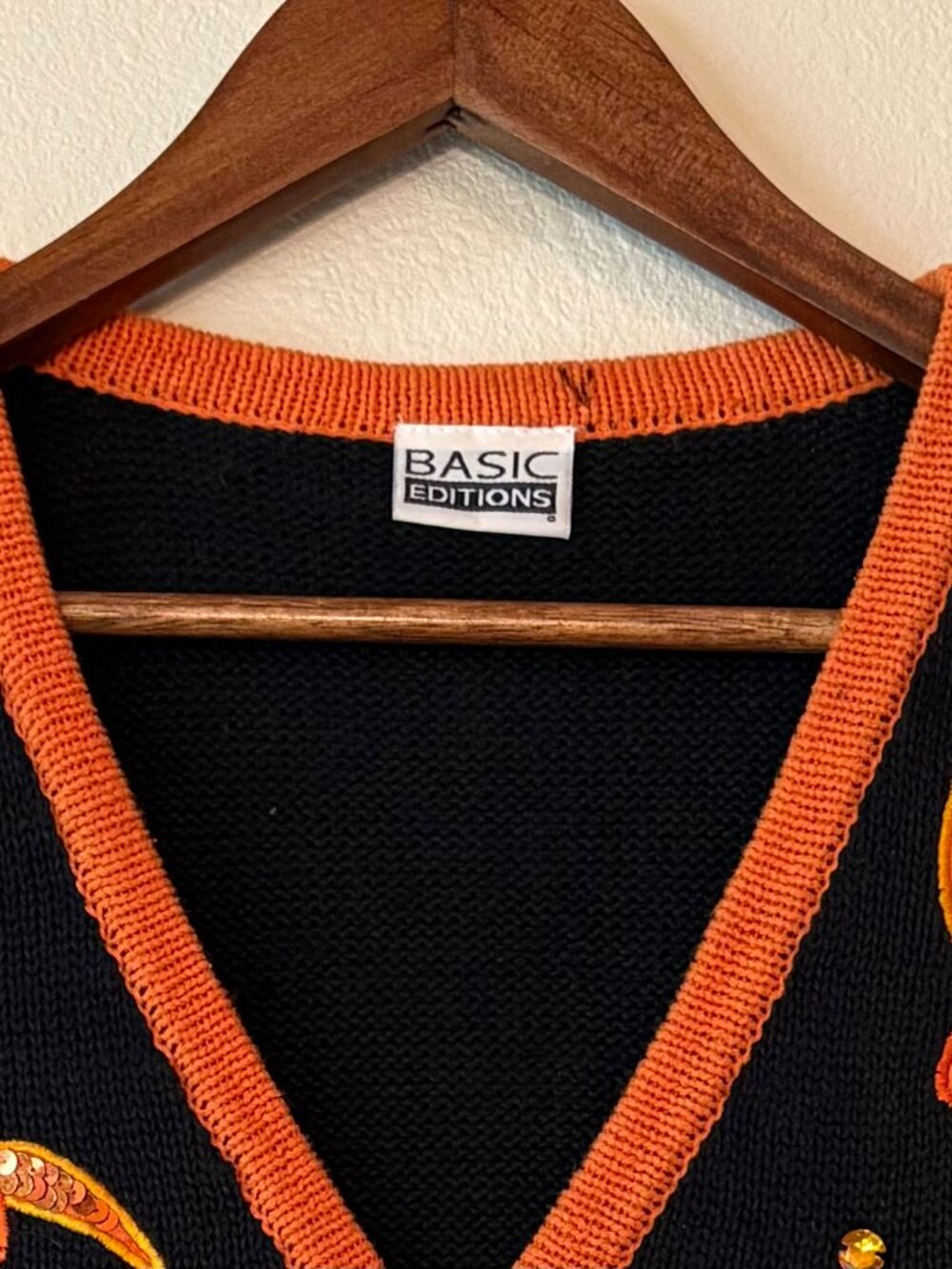 Vintage 90s Basic Editions Black Sweater Vest Embroidered Halloween Teddy Bears - Picture 3 of 5